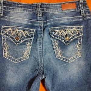 VGS Women's Denim Bermuda Shorts Size 6 Embroidered Pockets Blue Jean Capri